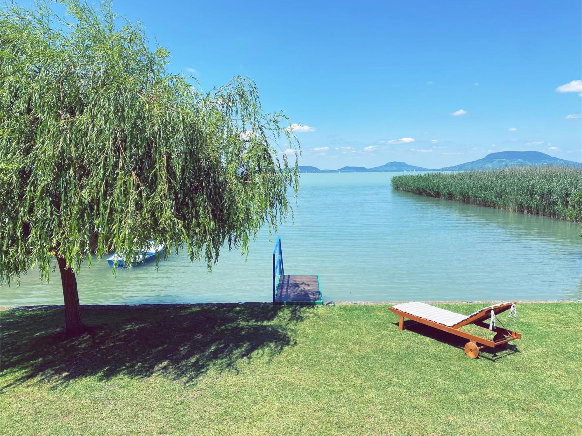 Balaton A Kertben - Balaton In The Garden - Beachfront Houses With Beautiful View, Private Beach Balatonfenyves Extérieur photo