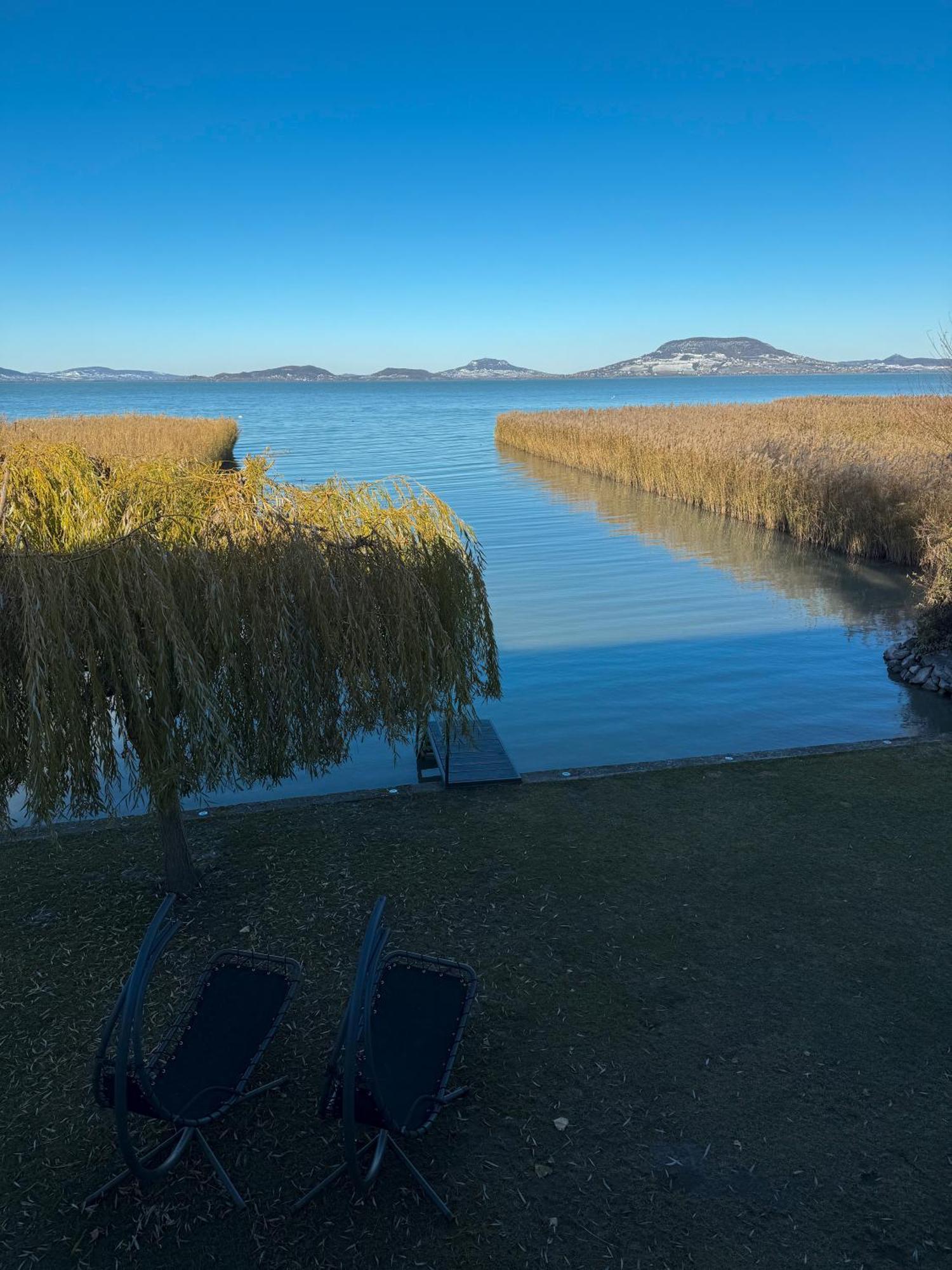 Balaton A Kertben - Balaton In The Garden - Beachfront Houses With Beautiful View, Private Beach Balatonfenyves Extérieur photo
